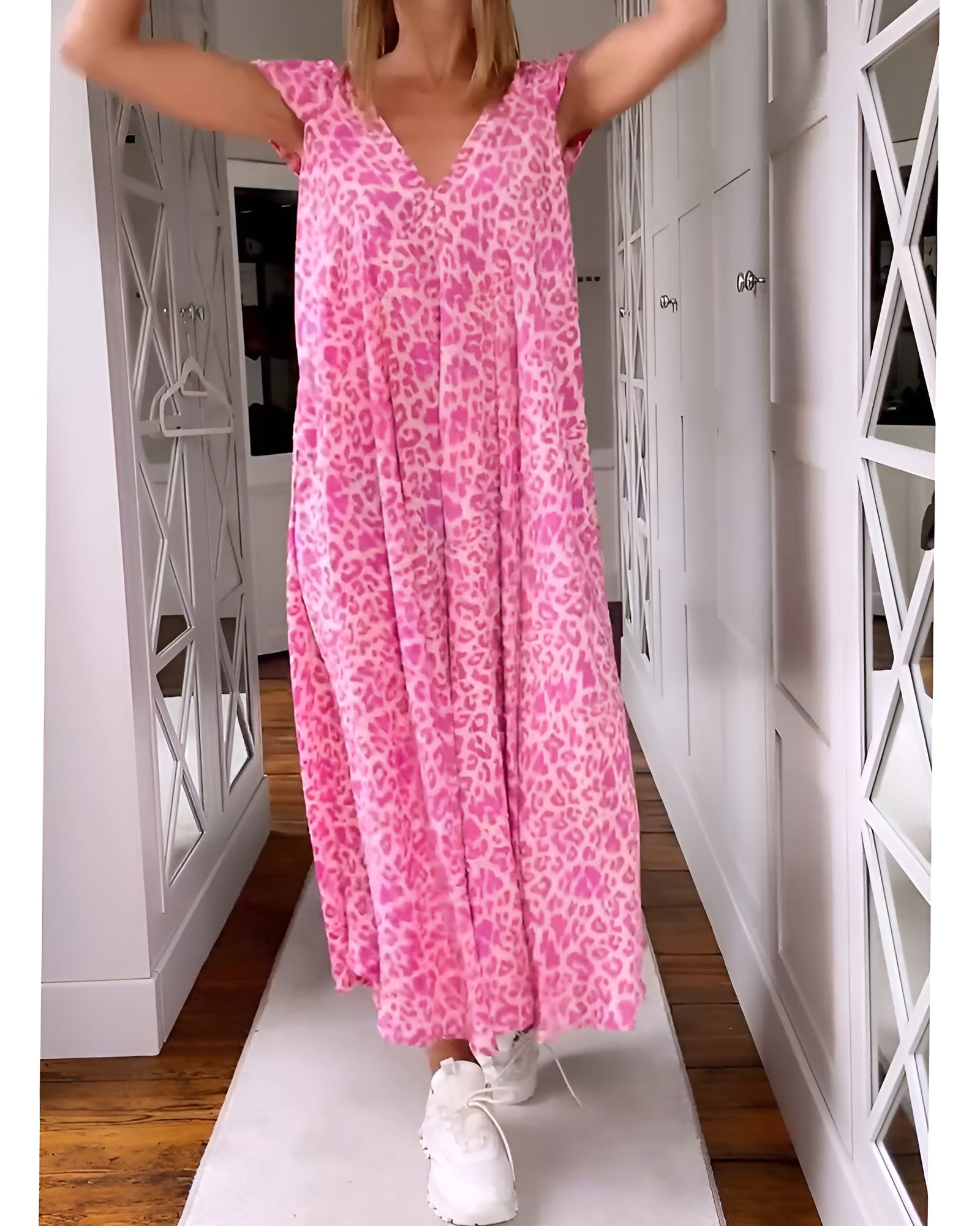 Véronique | Short Sleeve Leopard Print Long V-Neck Dress