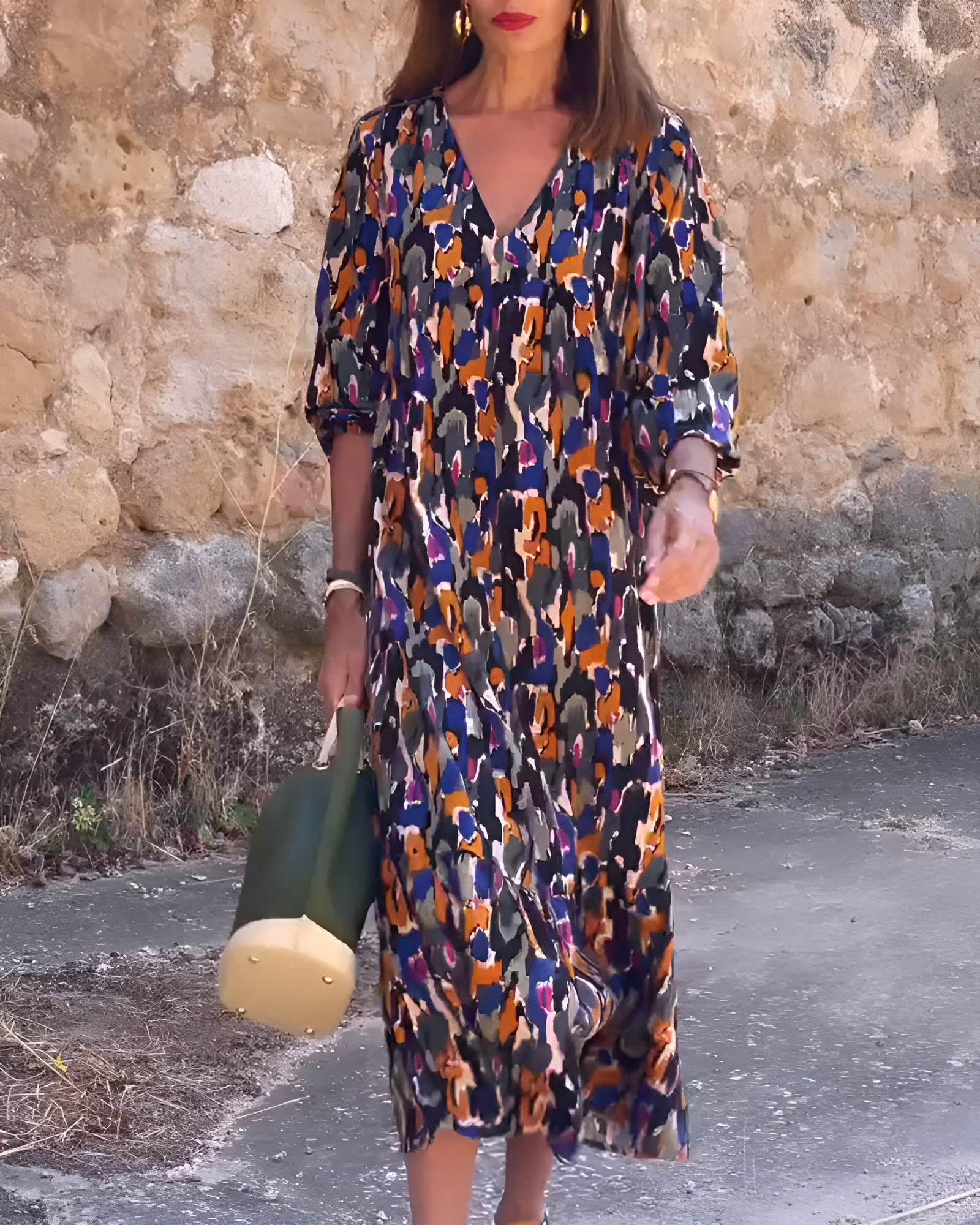 Nathalie | Vintage-Inspired V-Neck Dress with Retro Print