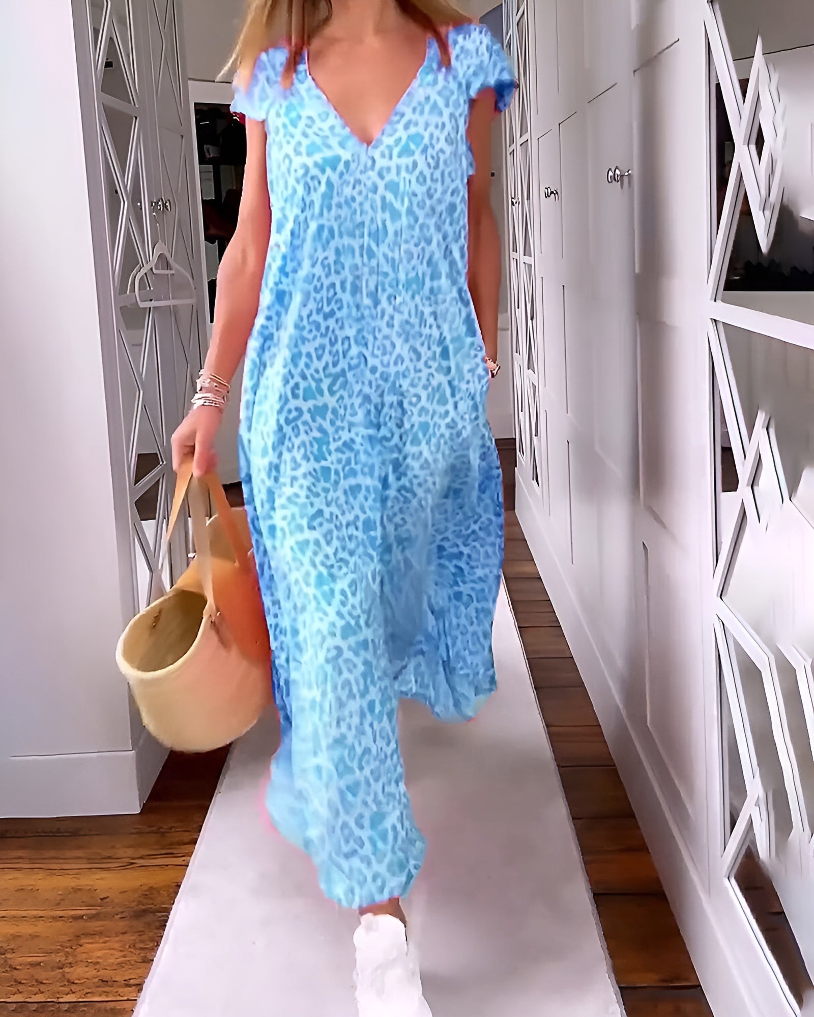 Véronique | Short Sleeve Leopard Print Long V-Neck Dress