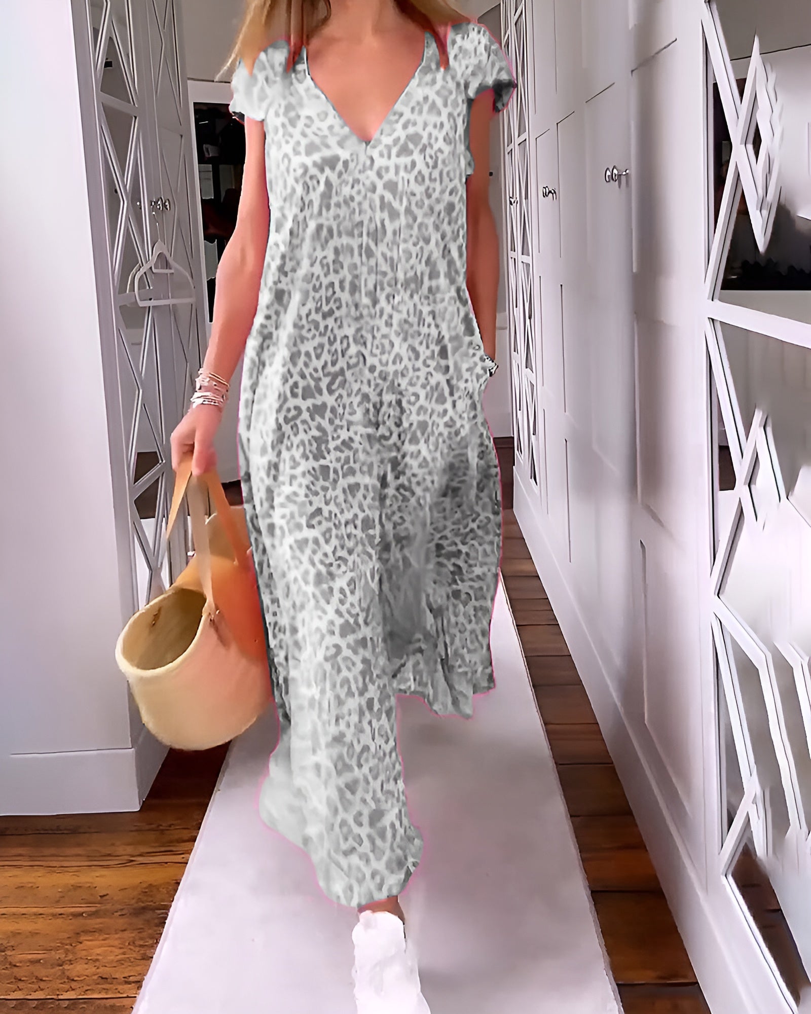 Véronique | Short Sleeve Leopard Print Long V-Neck Dress