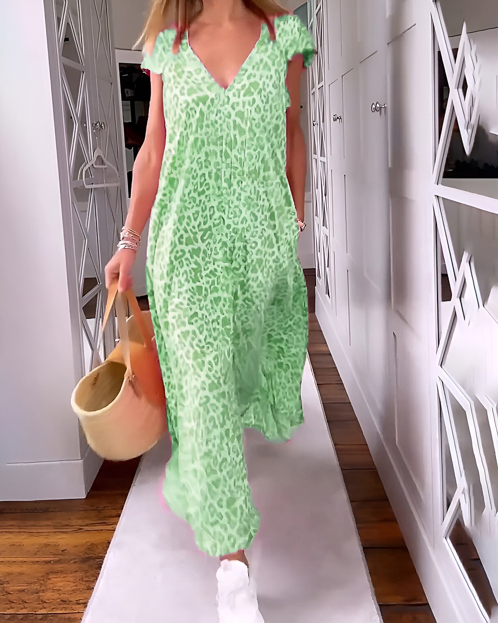 Véronique | Short Sleeve Leopard Print Long V-Neck Dress